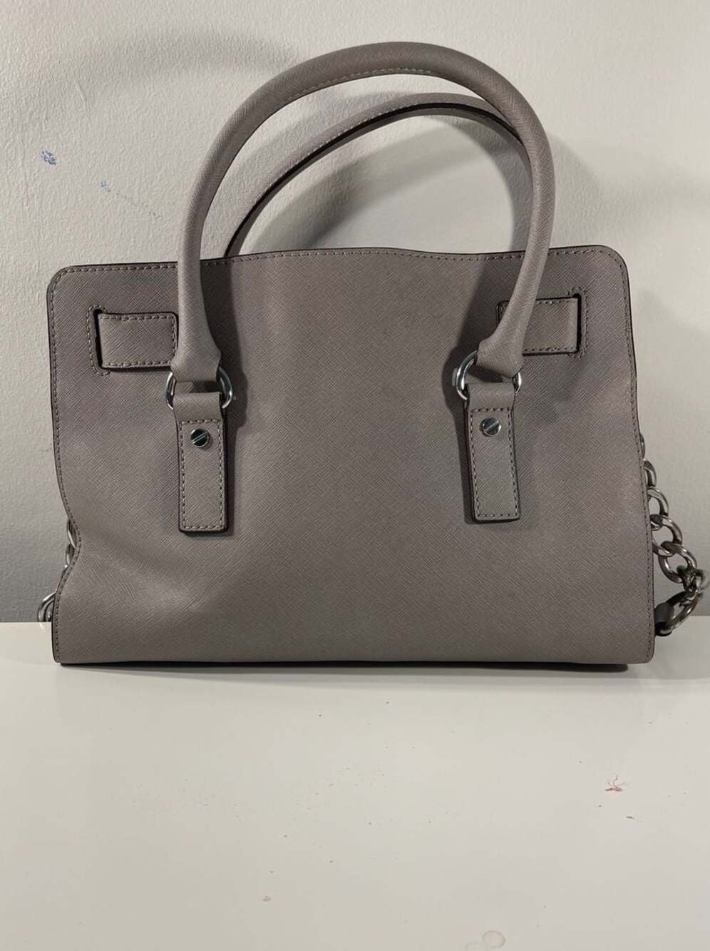 Michael Kors Saffiano Leather scuff resistant 2015 Handbag. Shiny Silver Tone Lo - Picture 2 of 9